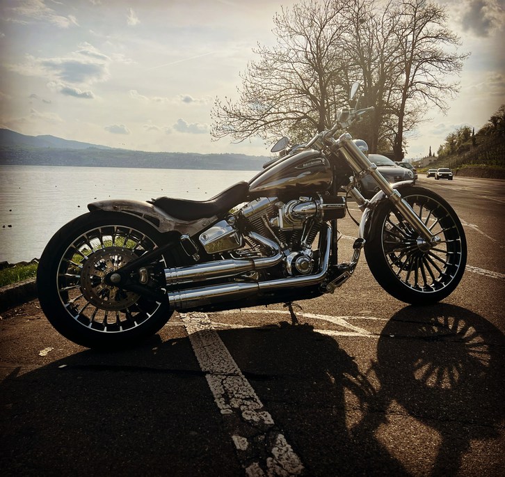 Harley-Davidson FXSBSE 1800 Softail Breakout CVO ABS