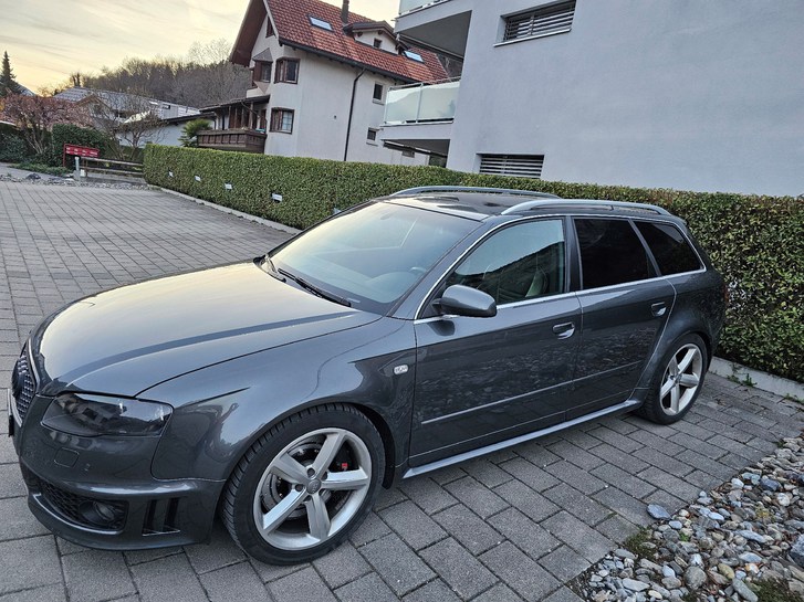 Audi RS4 Avant 4.2 V8 quattro