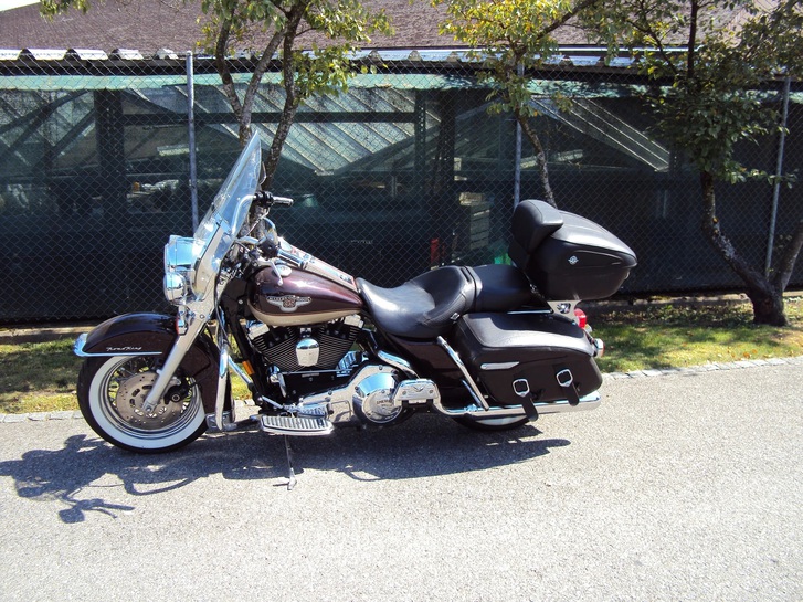 Harley-Davidson FLHRC-I 1340 Road King Classic