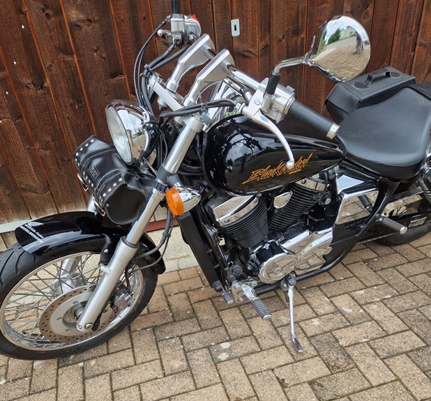 Honda VT 750 DC 1-2 Black Widow