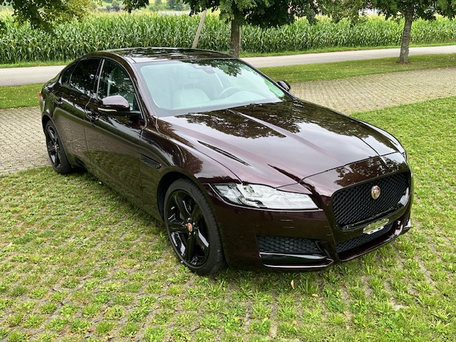 Jaguar XF 2.0 D 240 Portfolio AWD