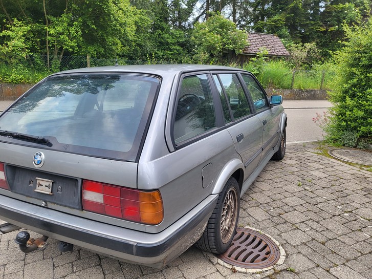 BMW E30 325iX