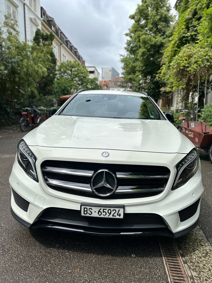 Mercedes-Benz GLA-Klasse X156 GLA 200 d AMG Line 4m