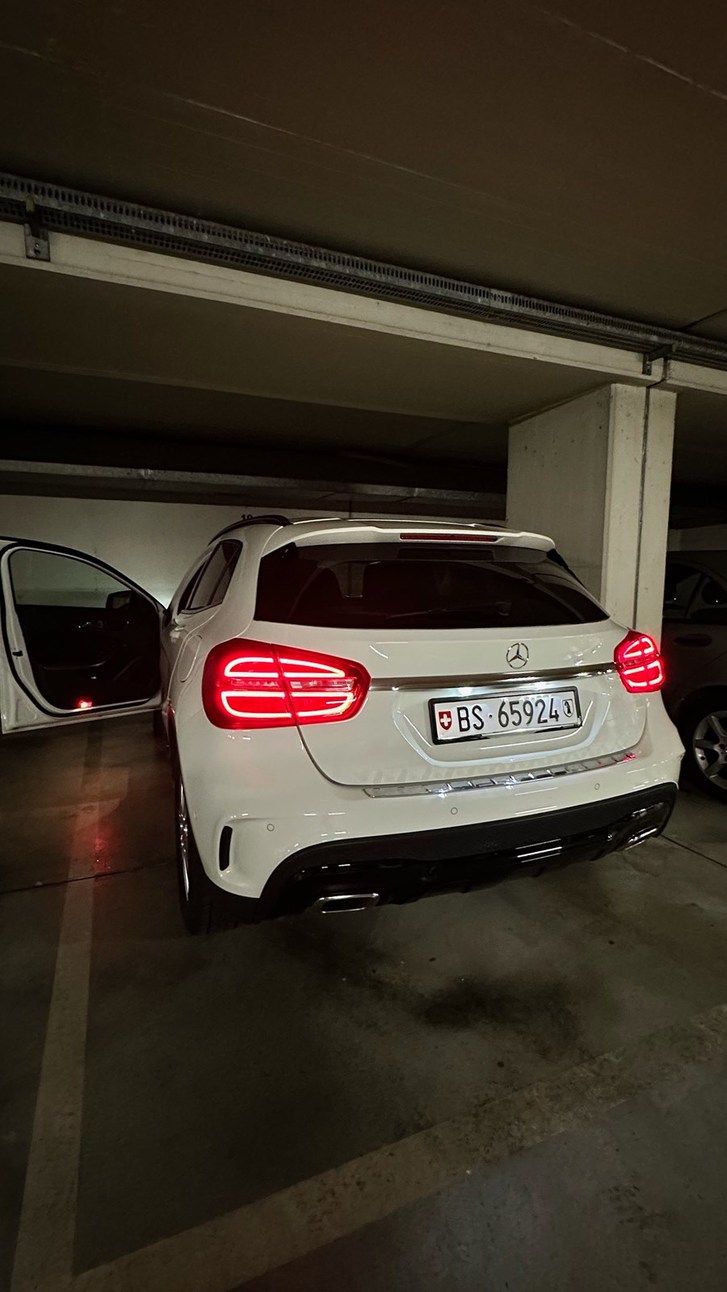 Mercedes-Benz GLA-Klasse X156 GLA 200 d AMG Line 4m