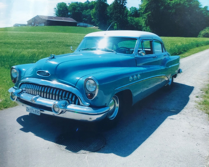 Buick   52 Super V8 Sedan