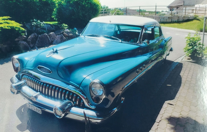 Buick   52 Super V8 Sedan