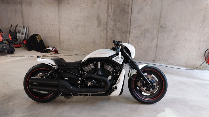 HARLEY-DAVIDSON VRSCDX Night Rod Special