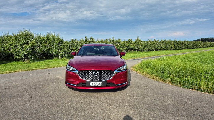 Mazda 6 Sedan 2.5 Revolution