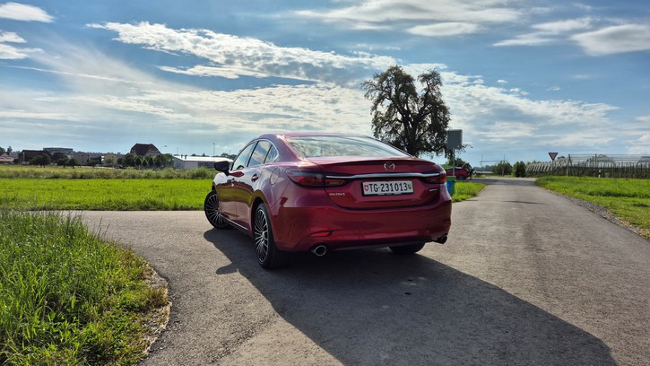 Mazda 6 Sedan 2.5 Revolution