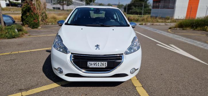 Peugeot 208 1.6 VTi XY