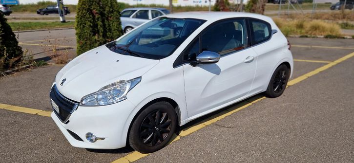 Peugeot 208 1.6 VTi XY