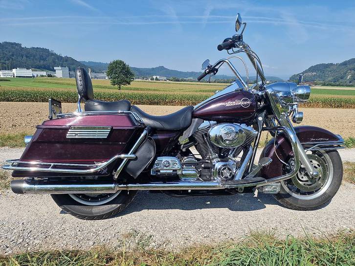 HARLEY-DAVIDSON FLHRC 1584 Road King Classic