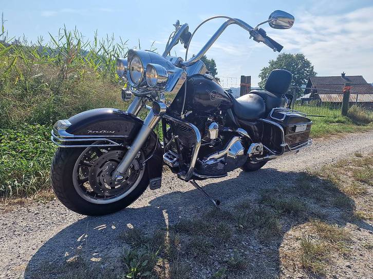 HARLEY-DAVIDSON FLHRC 1584 Road King Classic