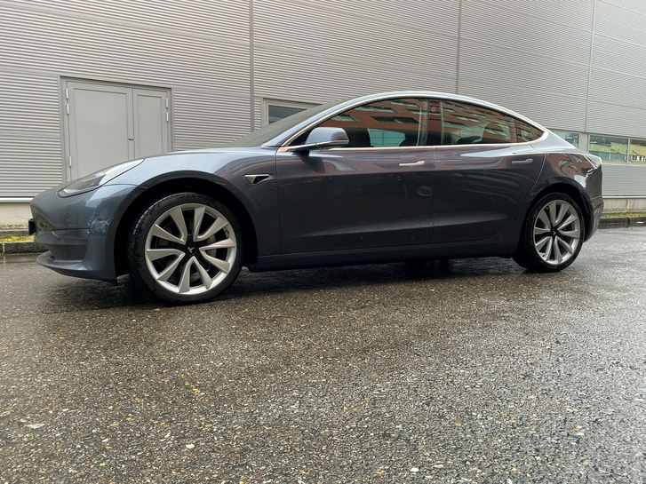 Tesla Model 3 Long Range D