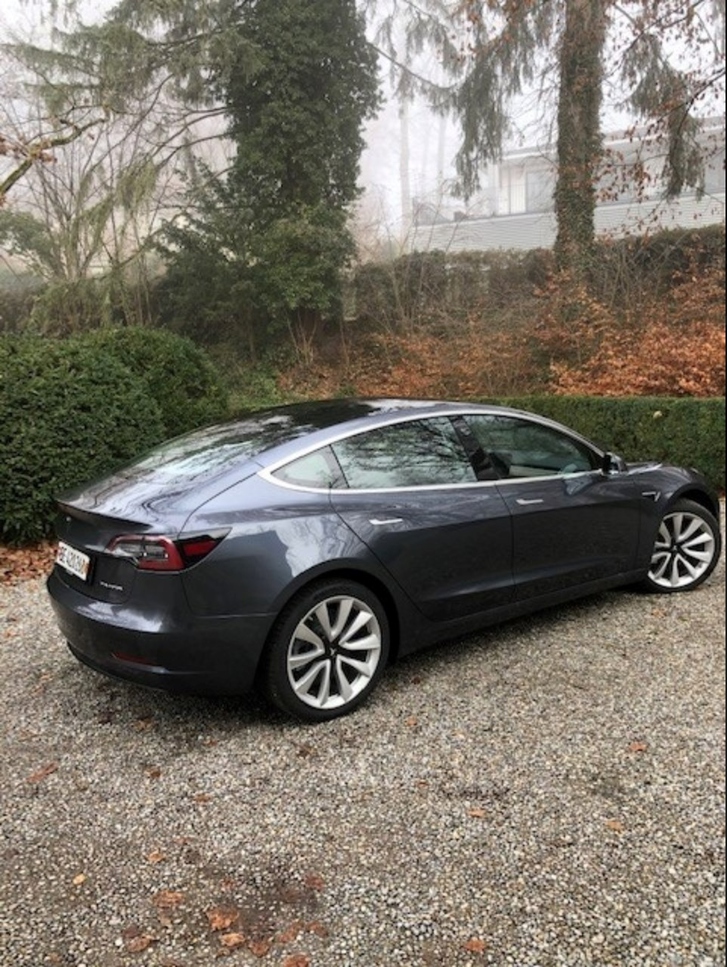 Tesla Model 3 Long Range D