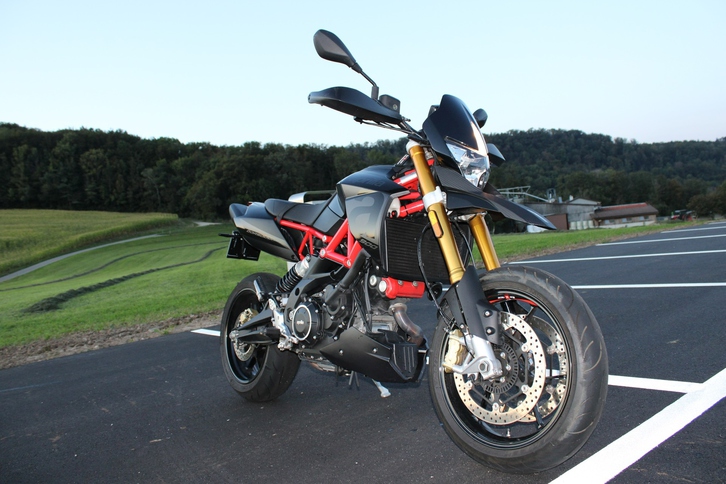 APRILIA Dorsoduro SMV 900