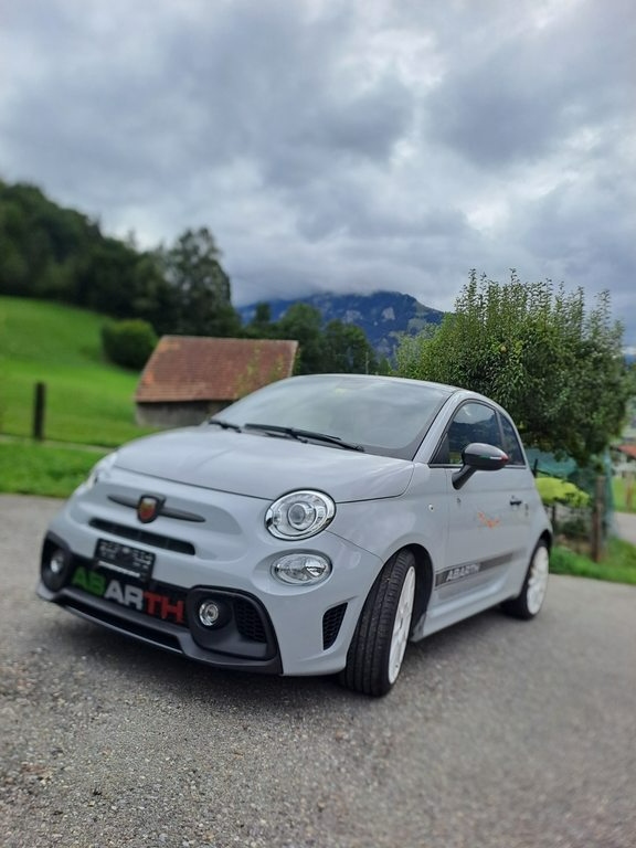 Fiat 595 Abarth 1.4 T-Jet 180 Esseesse