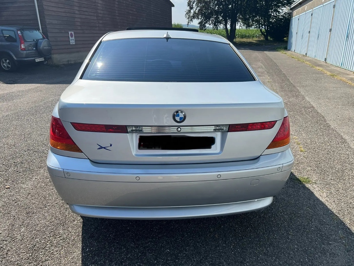 BMW 7er Reihe E65 745i V8