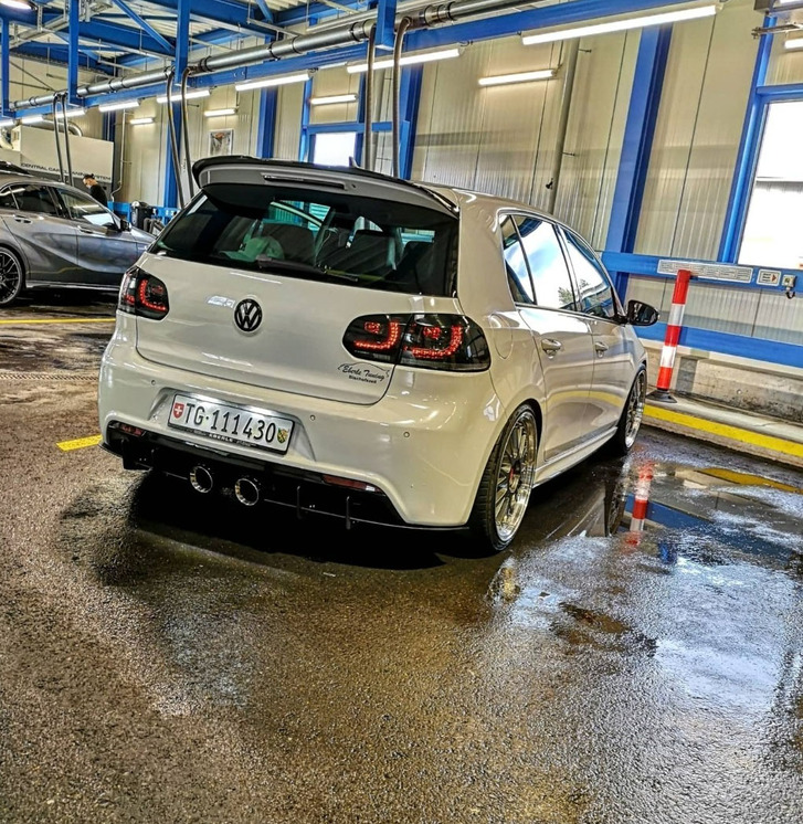 VW Golf VI 2.0 TSI R 4motion