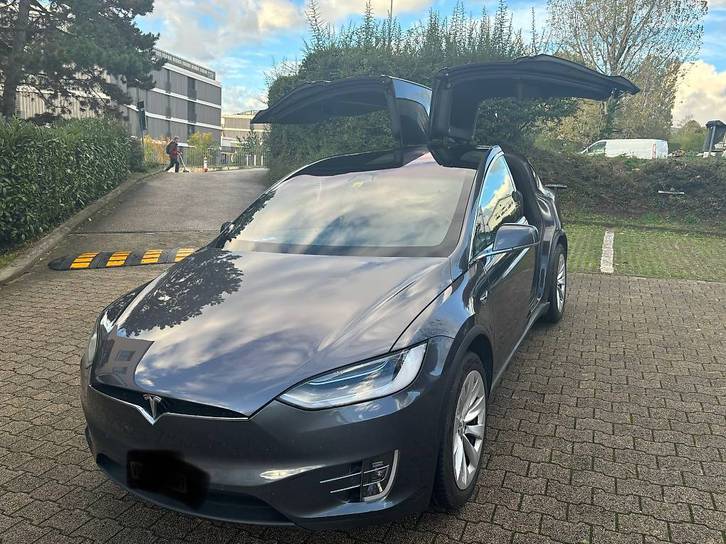 Tesla Model X Long Range