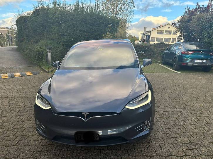 Tesla Model X Long Range