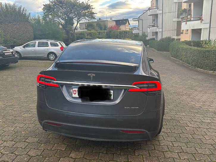 Tesla Model X Long Range