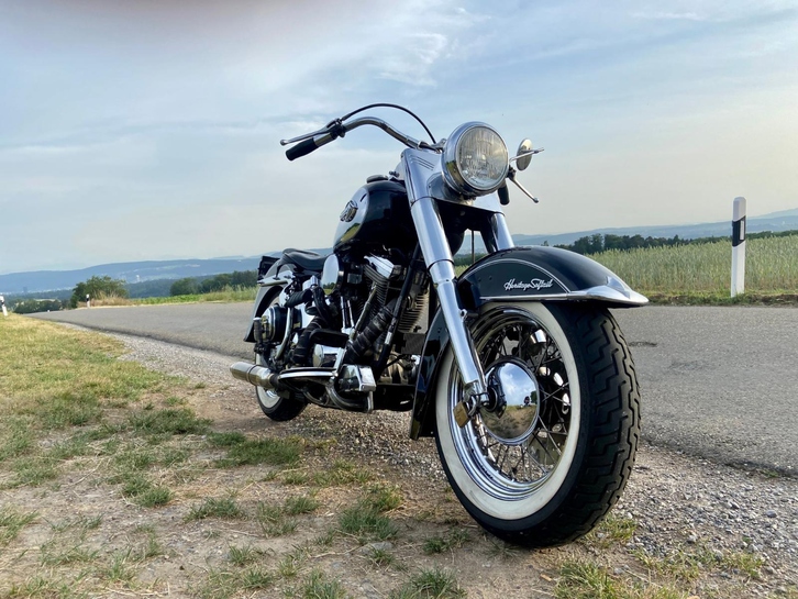 HARLEY-DAVIDSON FLST Heritage Softail