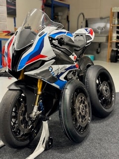 BMW M 1000 RR