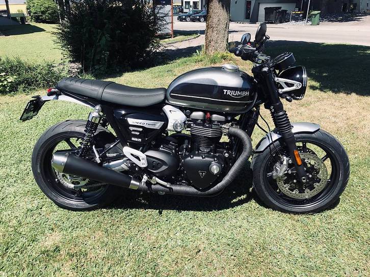 TRIUMPH Speed Twin 1200