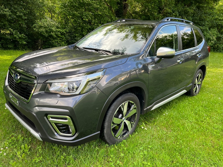 Subaru Forester Station 2.0i e-Boxer Luxury