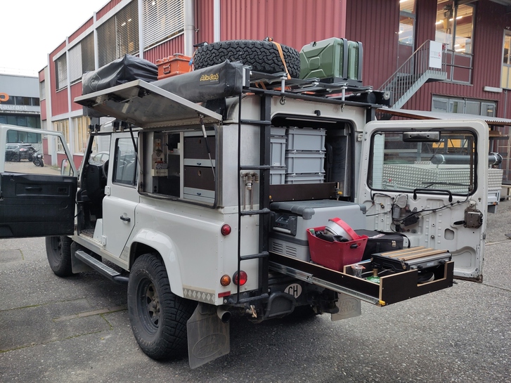 Land Rover Defender 110 2.4 Tdi SW