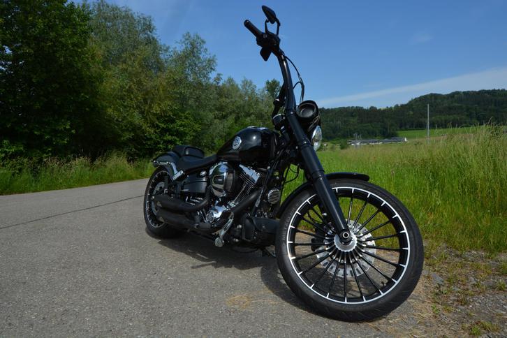 HARLEY-DAVIDSON FXSB Breakout 103 ABS