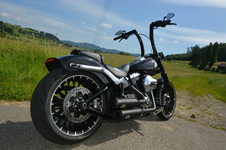 HARLEY-DAVIDSON FXSB Breakout 103 ABS