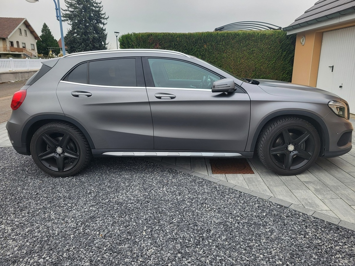 Mercedes-Benz GLA-Klasse X156 GLA 250 AMG Line 4m