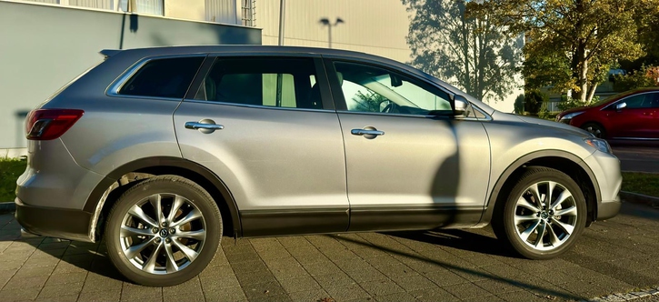 Mazda CX-9 3.7 V6 Revolution