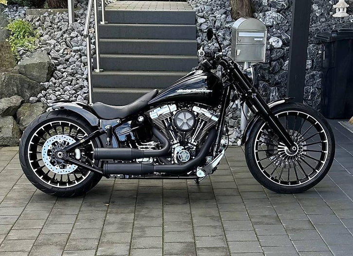 HARLEY-DAVIDSON FXSB Breakout 103 ABS