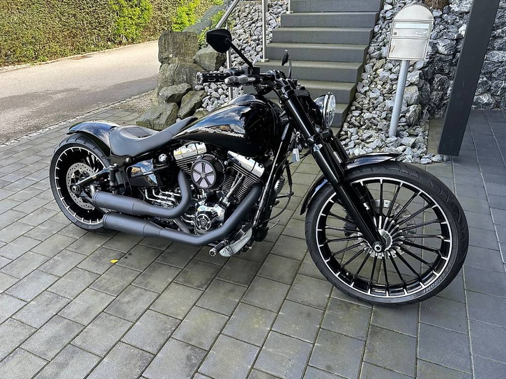 HARLEY-DAVIDSON FXSB Breakout 103 ABS