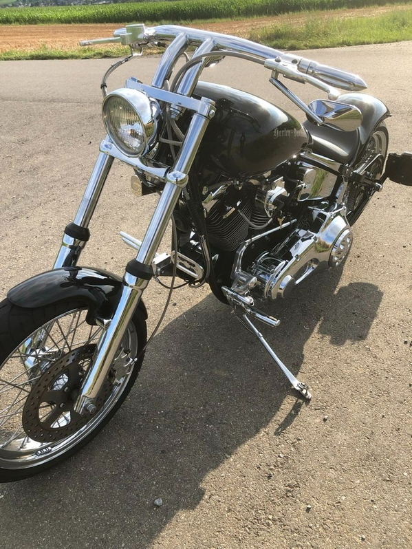 HARLEY-DAVIDSON FXSTC Softail Custom