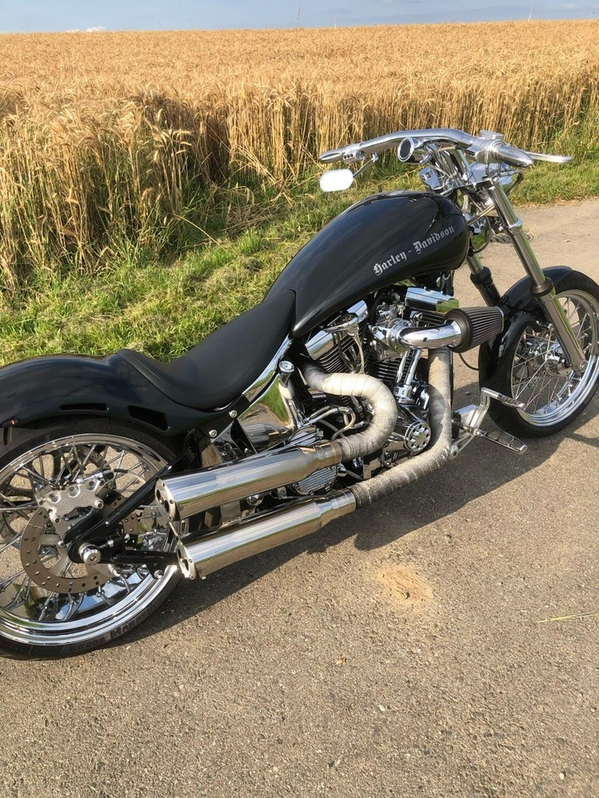 HARLEY-DAVIDSON FXSTC Softail Custom