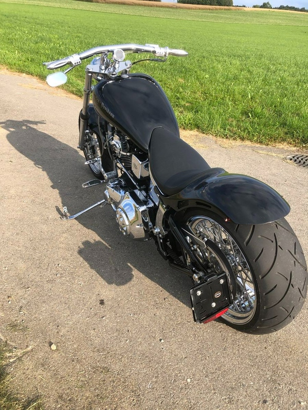 HARLEY-DAVIDSON FXSTC Softail Custom