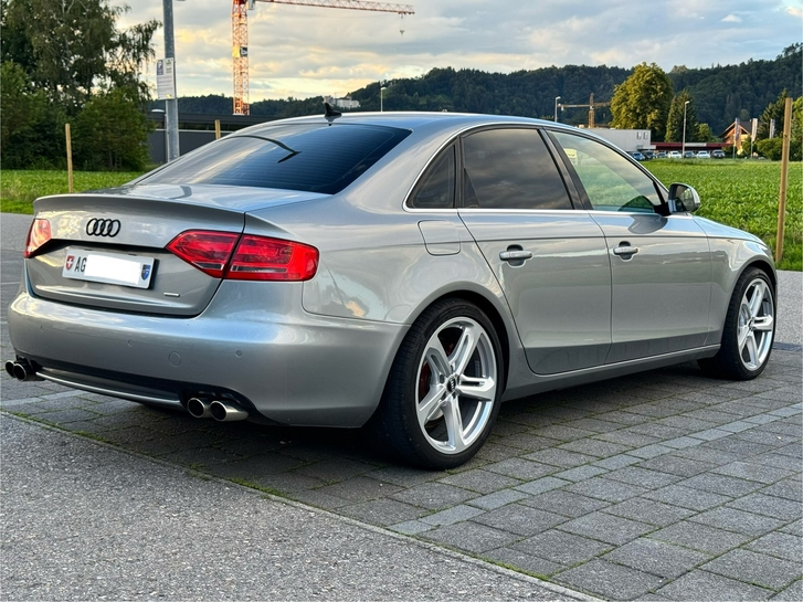 Audi A4 3.0 V6 TDI quattro