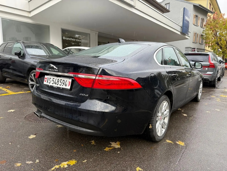 Jaguar XF 2.0 D 180 Prestige