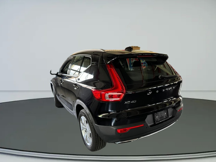 Volvo XC40 2.0 T5 Momentum AWD