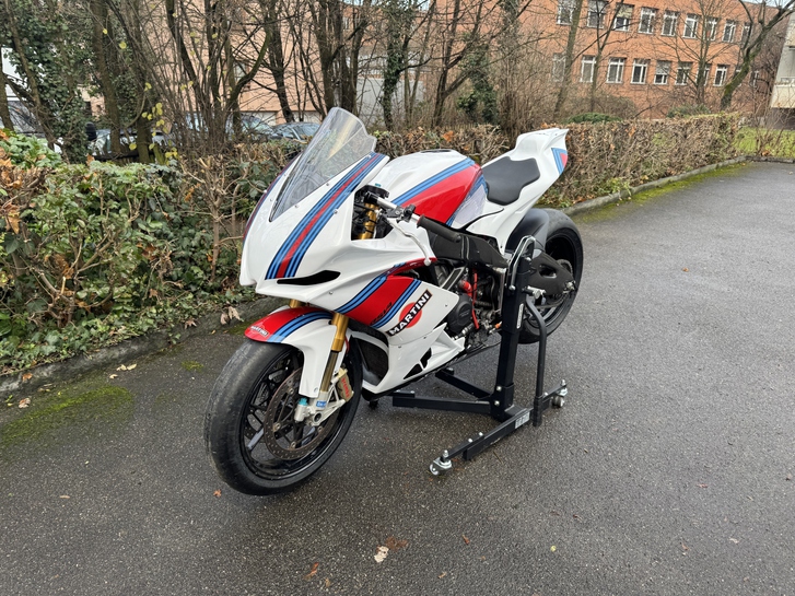 APRILIA RSV4 1000 R Racebike &quot;Ready to Race&quot;