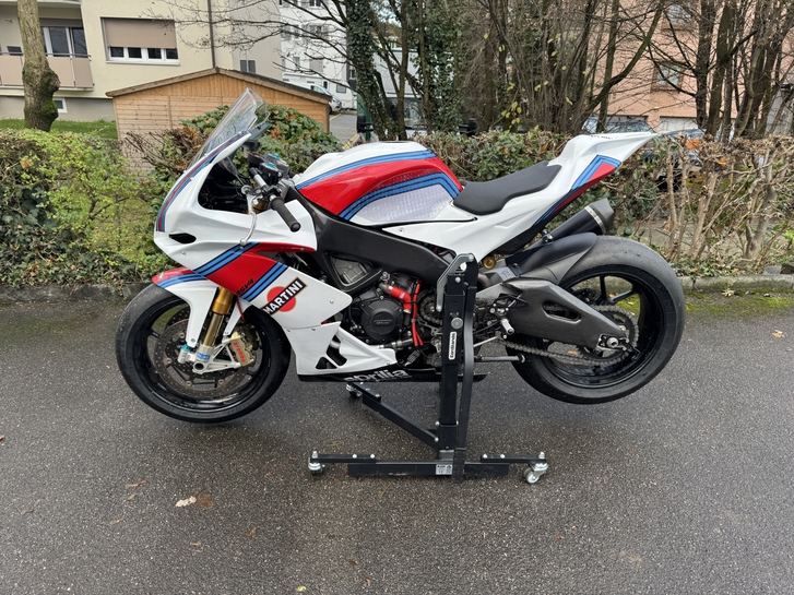 APRILIA RSV4 1000 R Racebike &quot;Ready to Race&quot;