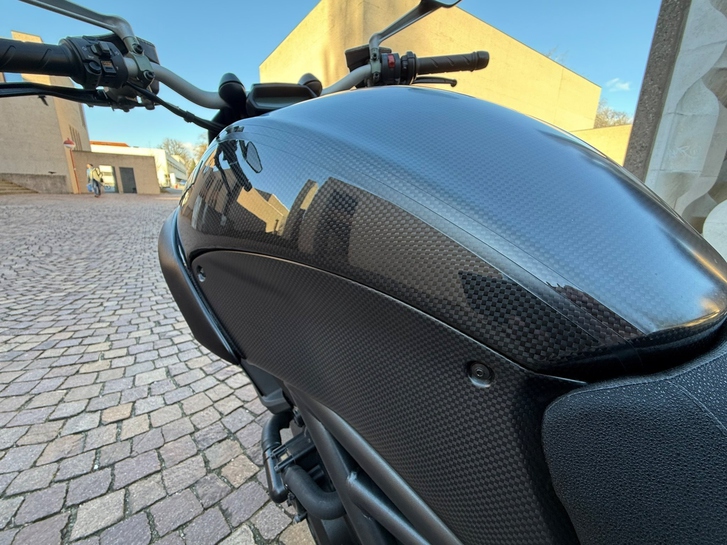 Ducati  Diavel 1200 Carbon