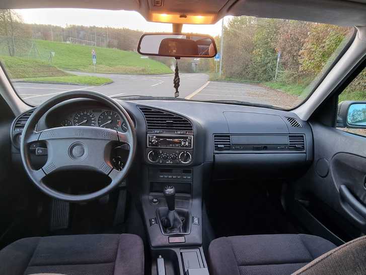 Gebrauchtwagen: BMW 318i 1994 - Nur 38.000 km BMW