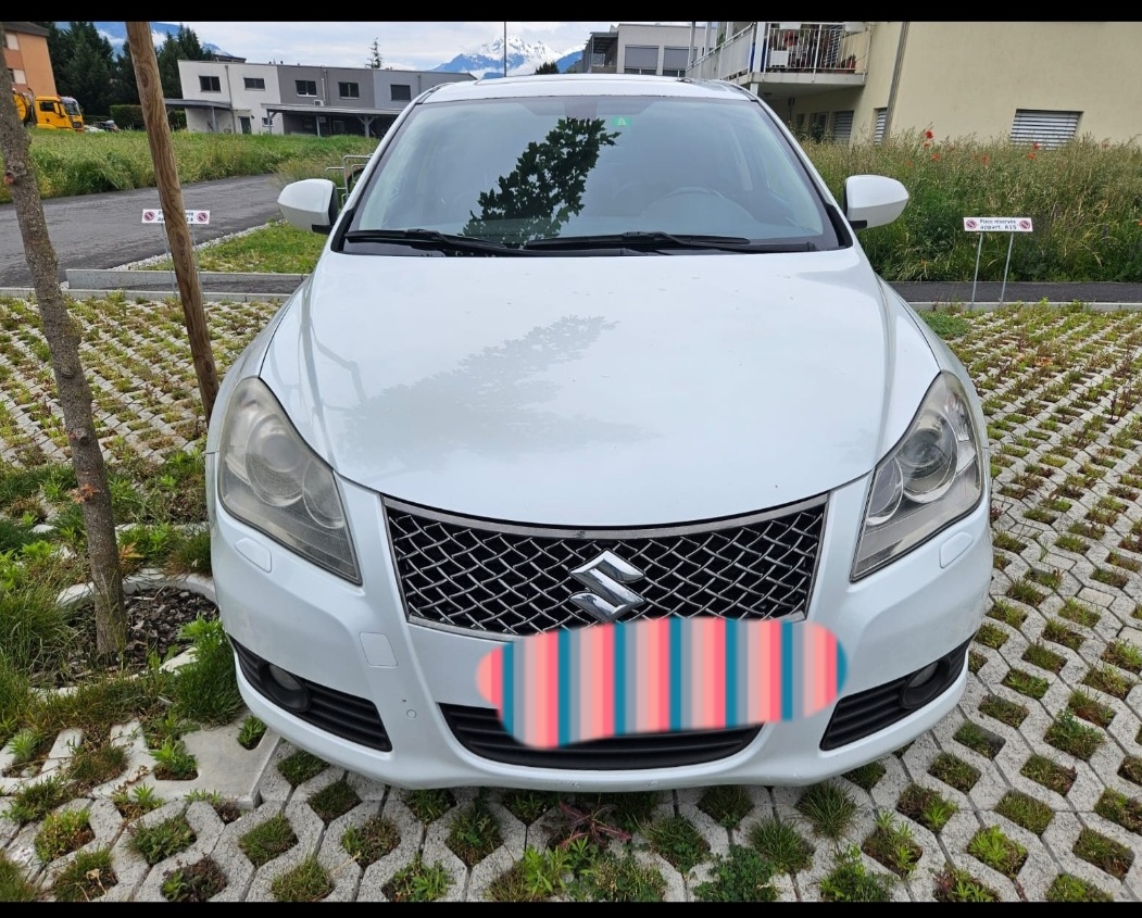 Suzuki Kizashi 2.4 4WD  Suzuki 2