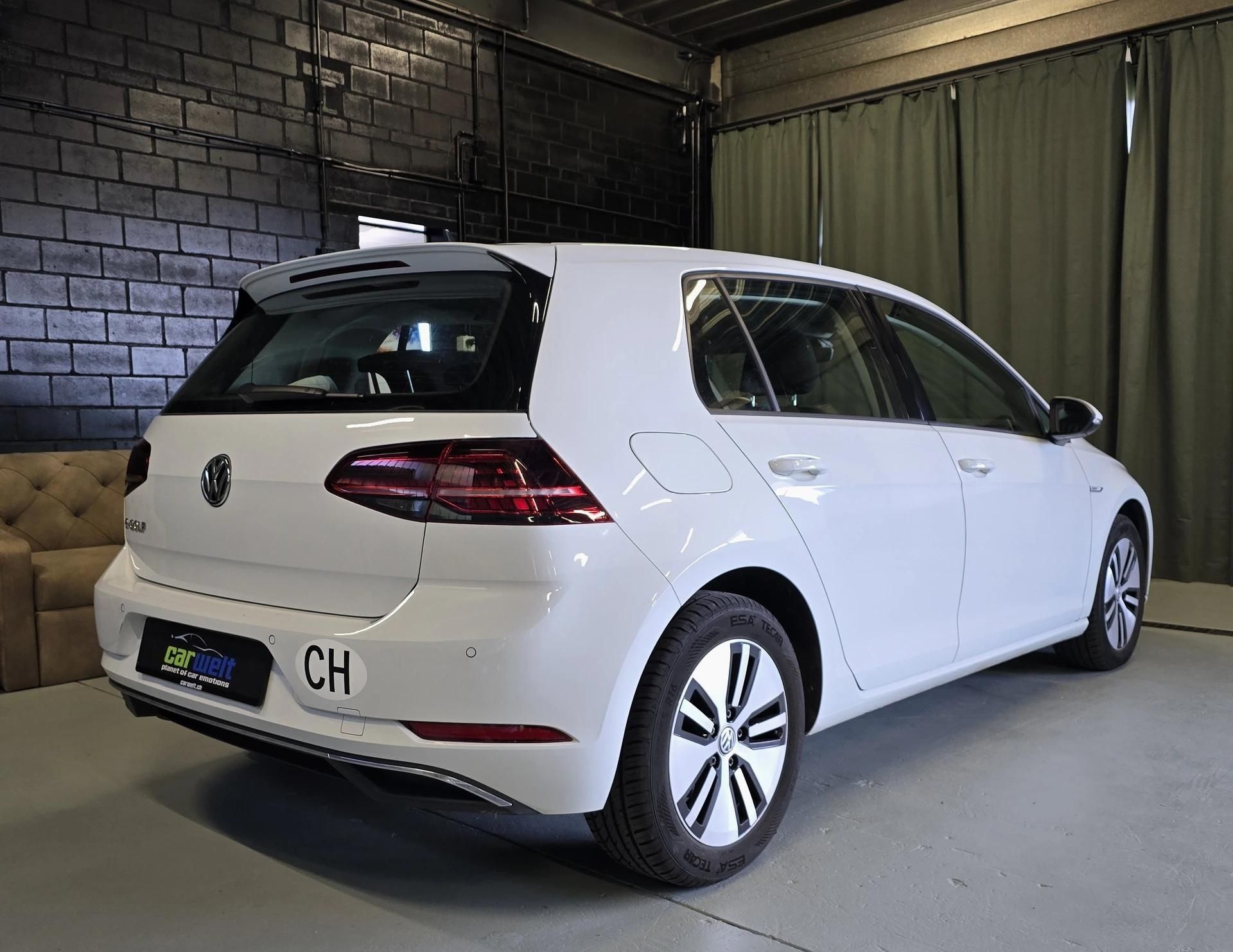 VW e-Golf VW 2