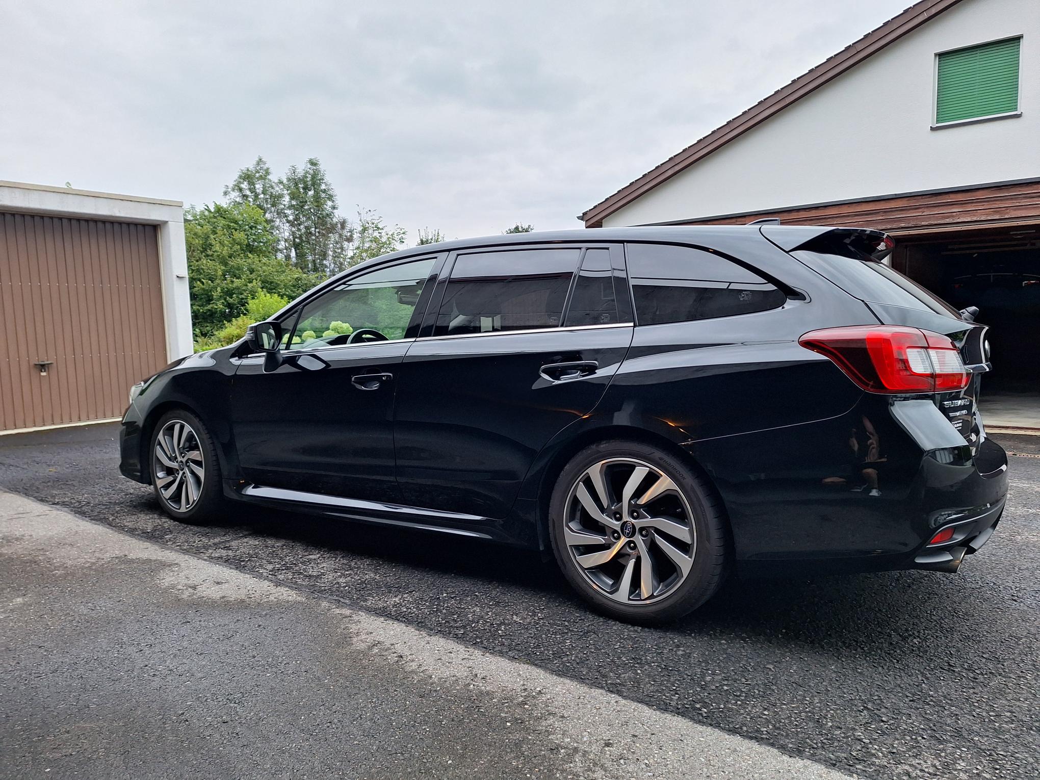 Subaru Levorg Luxury S 1.6, 4x4, Schwarz, CHF 17900 Subaru